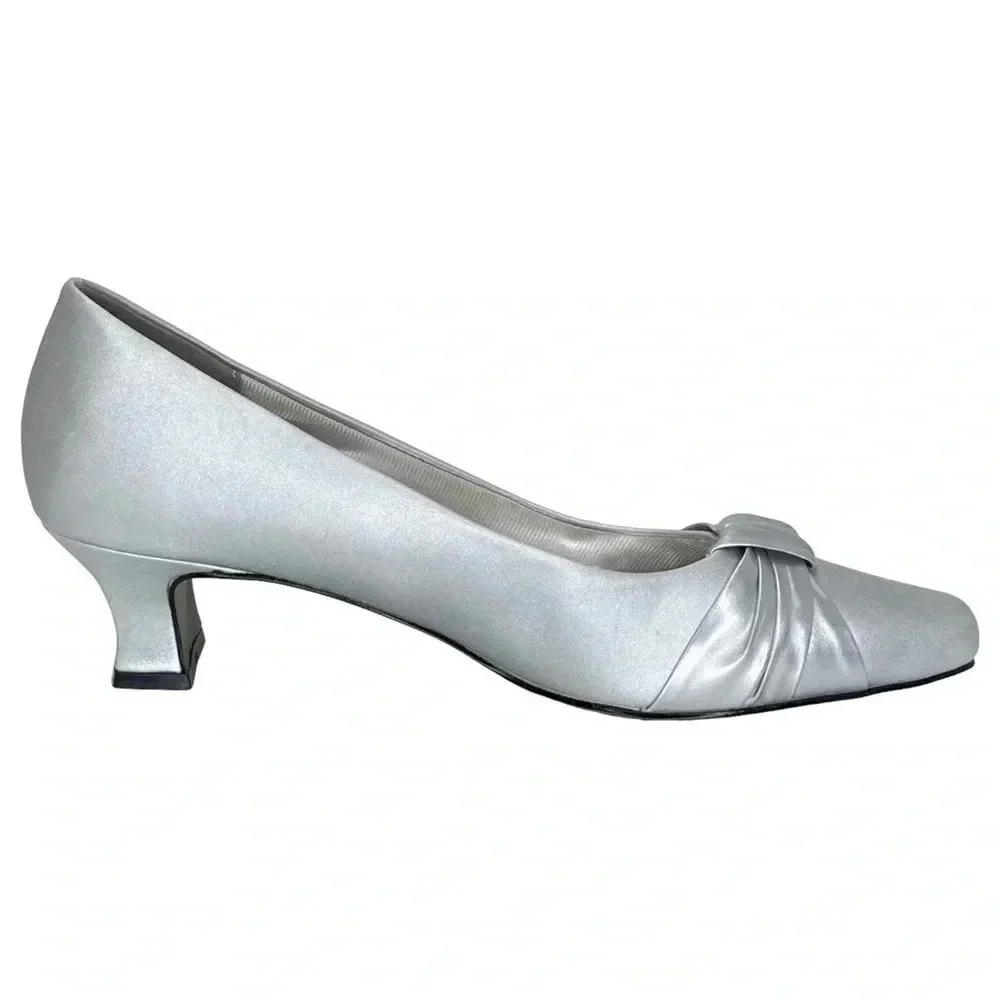 Easy Street Womens Heels 9M Waive Silver Satin